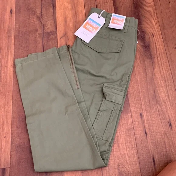 Cargo Pants - Picture 1 of 3